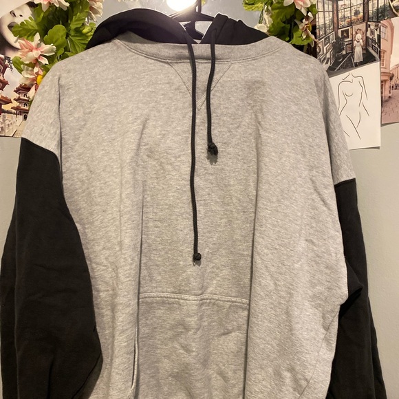 Brandy Melville Tops Brandy Melville Hoodie Poshmark